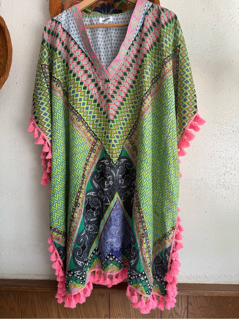 Pure Nordic Beach Coverup Vibrant Tassel Poin Lime & Pink Size Small